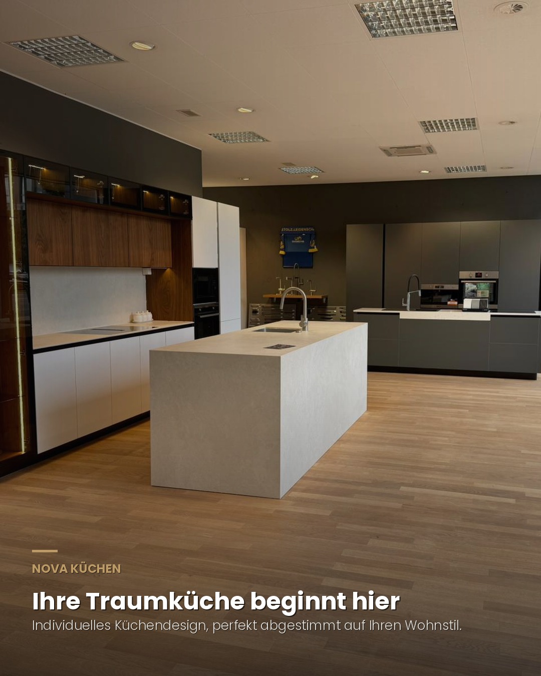 Hero-Mobile-1-Showroom-Traumkueche